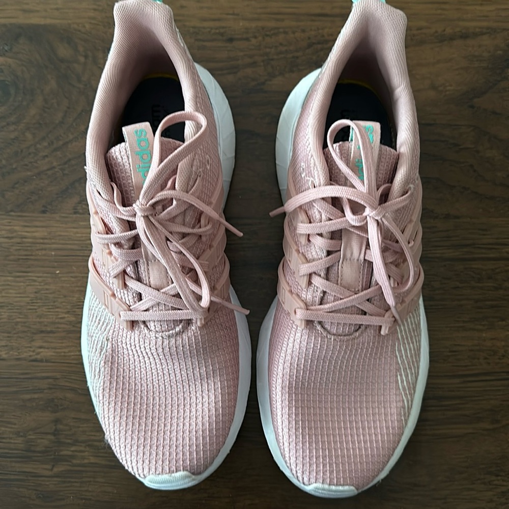 Adidas Tennis Shoes